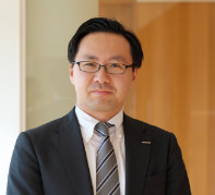 担当社員の写真