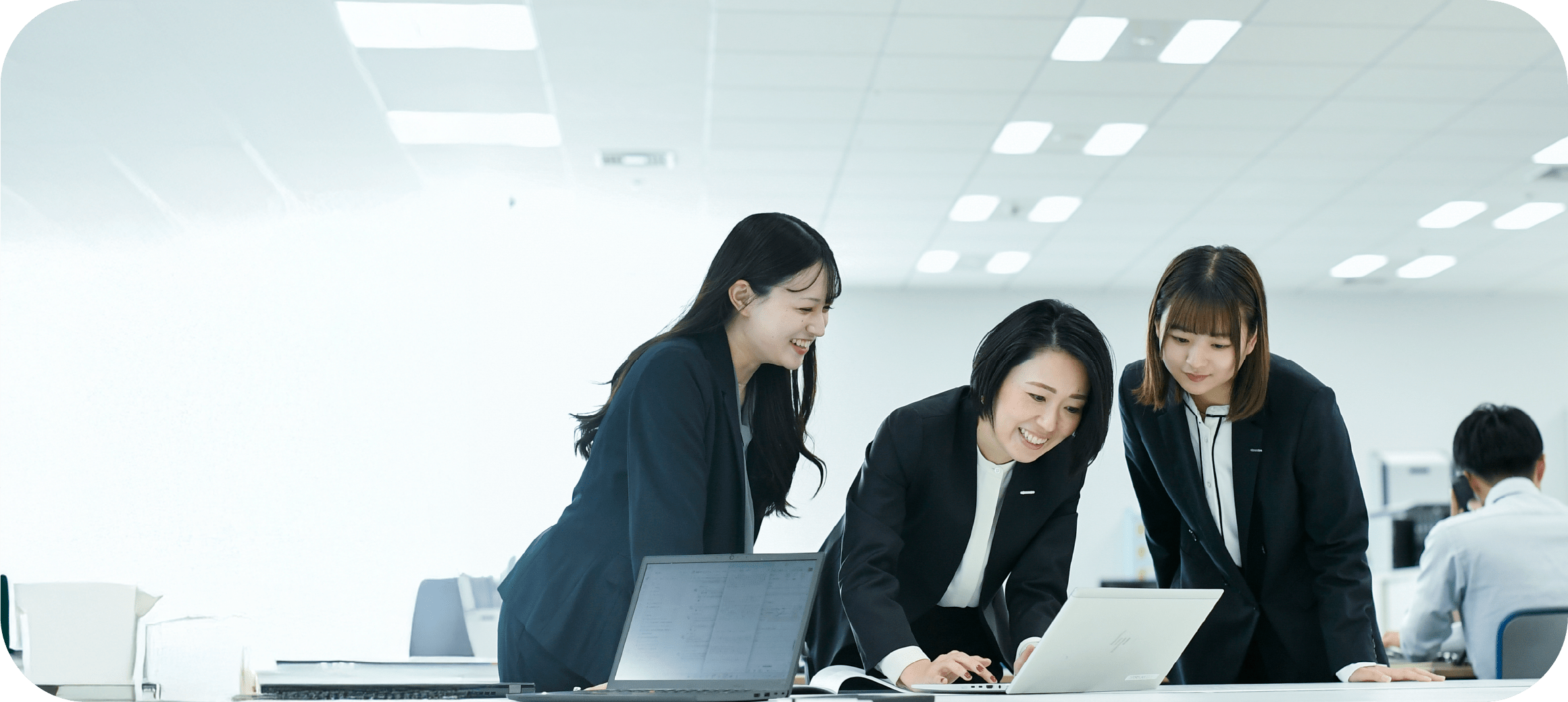 イー・ギャランティで働く⼈